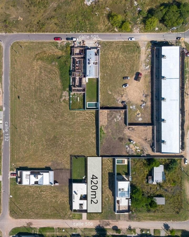 420 m² Lot for Sale in La Plata