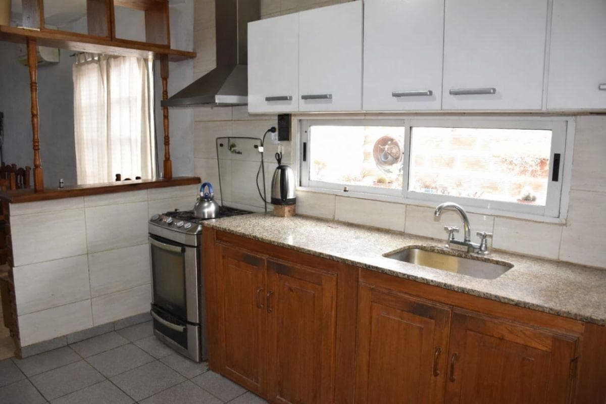 House with Commercial Space for Sale - Los Hornos