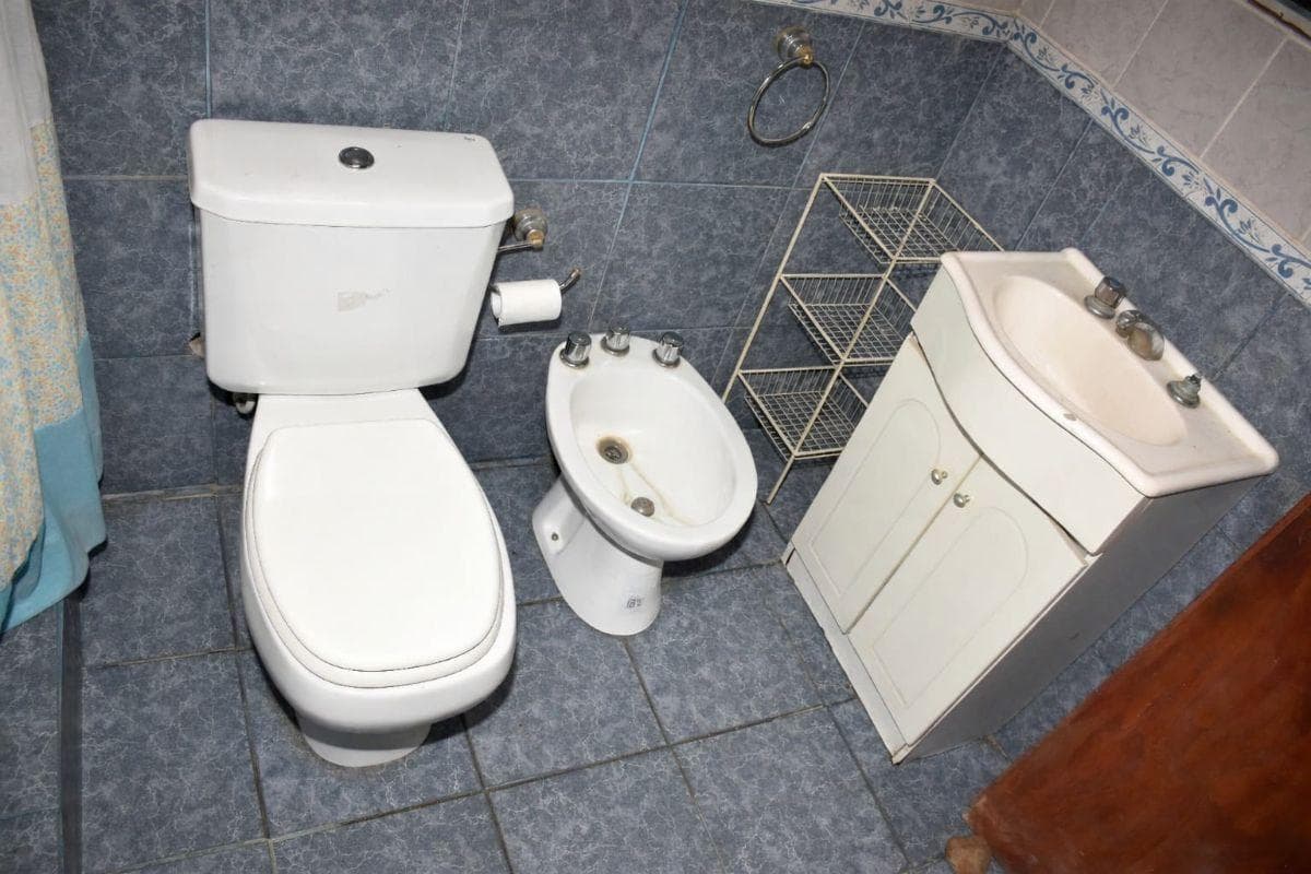 House with Commercial Space for Sale - Los Hornos