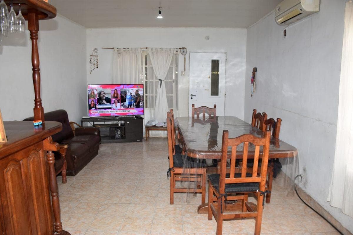 House with Commercial Space for Sale - Los Hornos