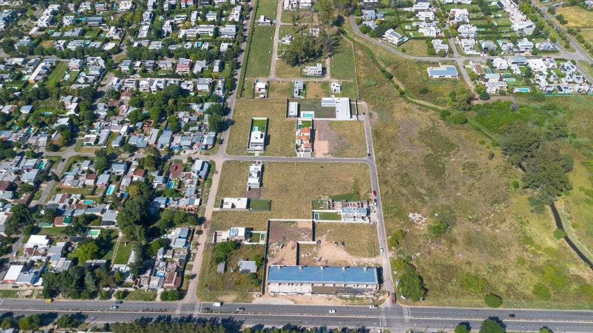 For Sale: Lot Don Alberto, 31st Street between 505 and 506 Hernández—Financing Available