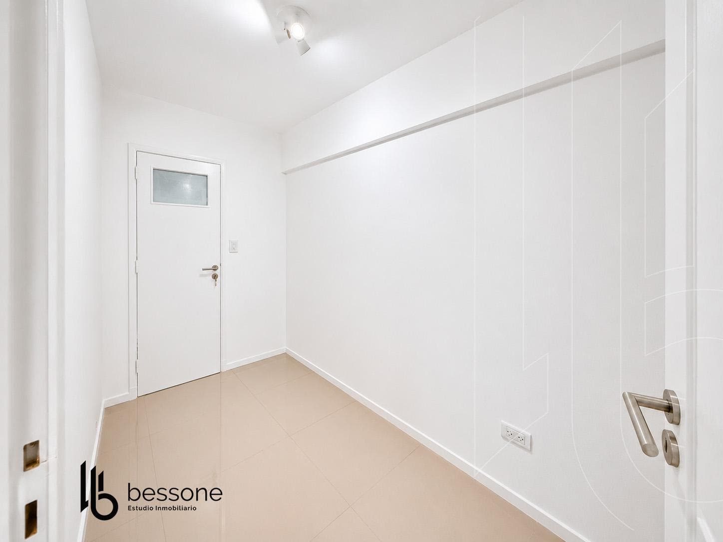 Refurbished, Furnished 2-Room Apartment with Separate Room and Ocean View
