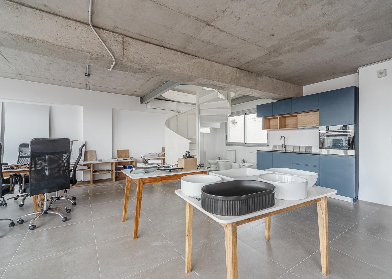 Duplex commercial office for sale with a balcony in Villa Crespo Palermo.