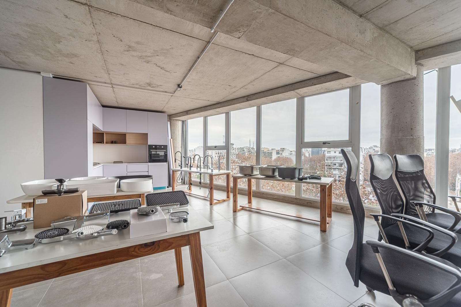 Duplex commercial office for sale with a balcony in Villa Crespo Palermo.