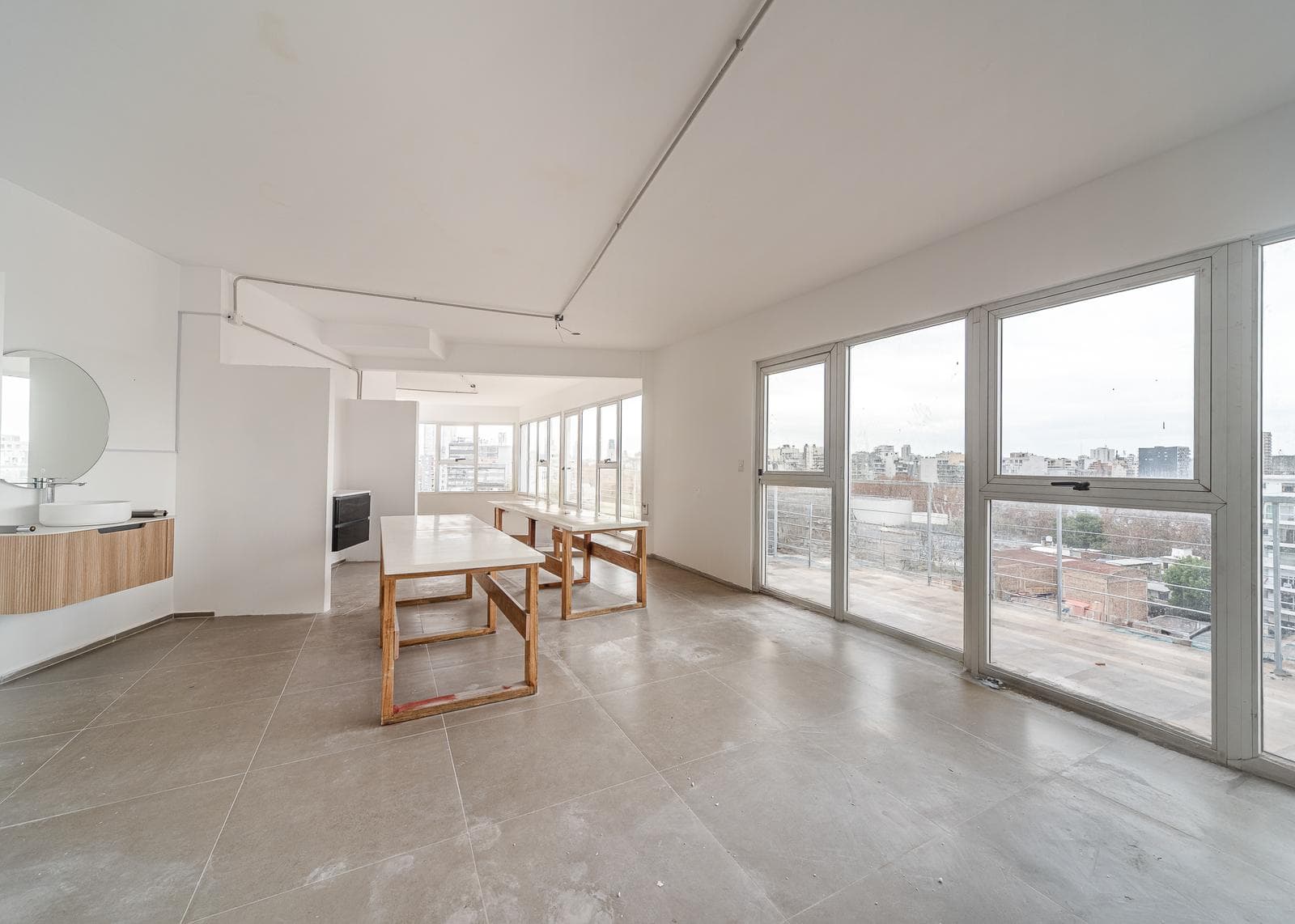 Duplex commercial office for sale with a balcony in Villa Crespo Palermo.