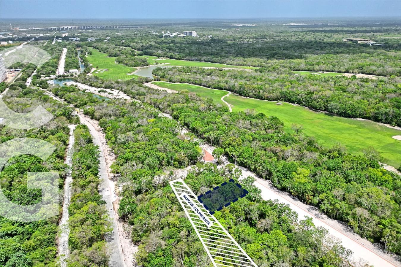 Land for Sale in Cancún in the Cancún Country Club Residential Community, 300.38 m2