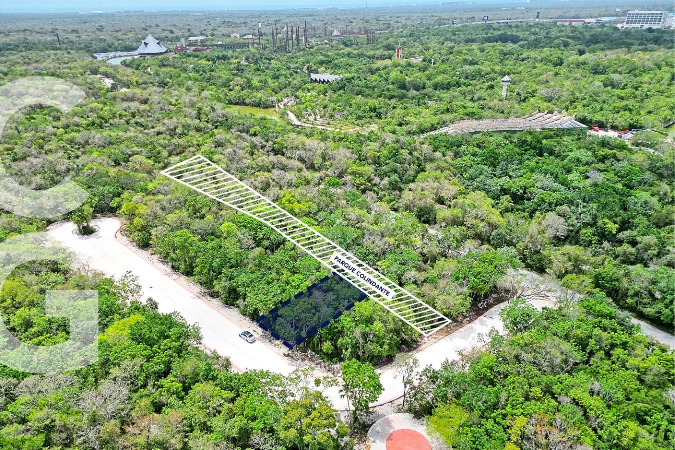 Land for Sale in Cancún in the Cancún Country Club Residential Community, 300.38 m2