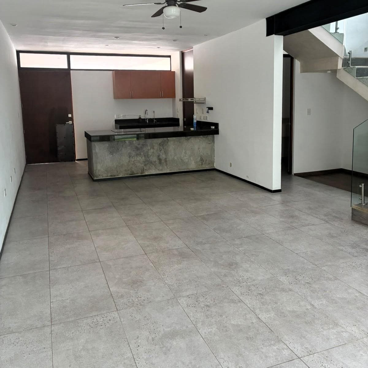 Semi-furnished townhouse on a private street between Sta. Gertrudis and Cholul