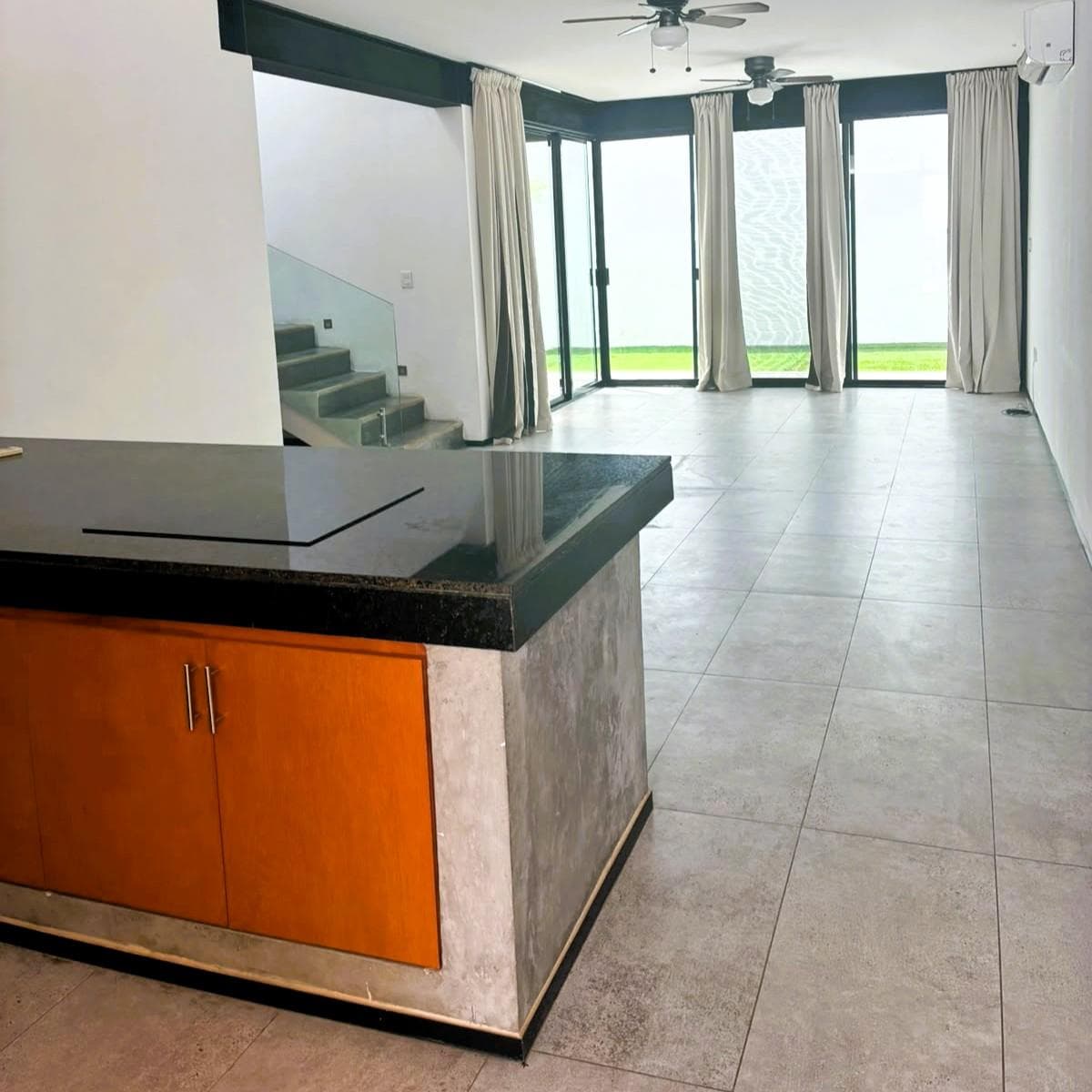 Semi-furnished townhouse on a private street between Sta. Gertrudis and Cholul