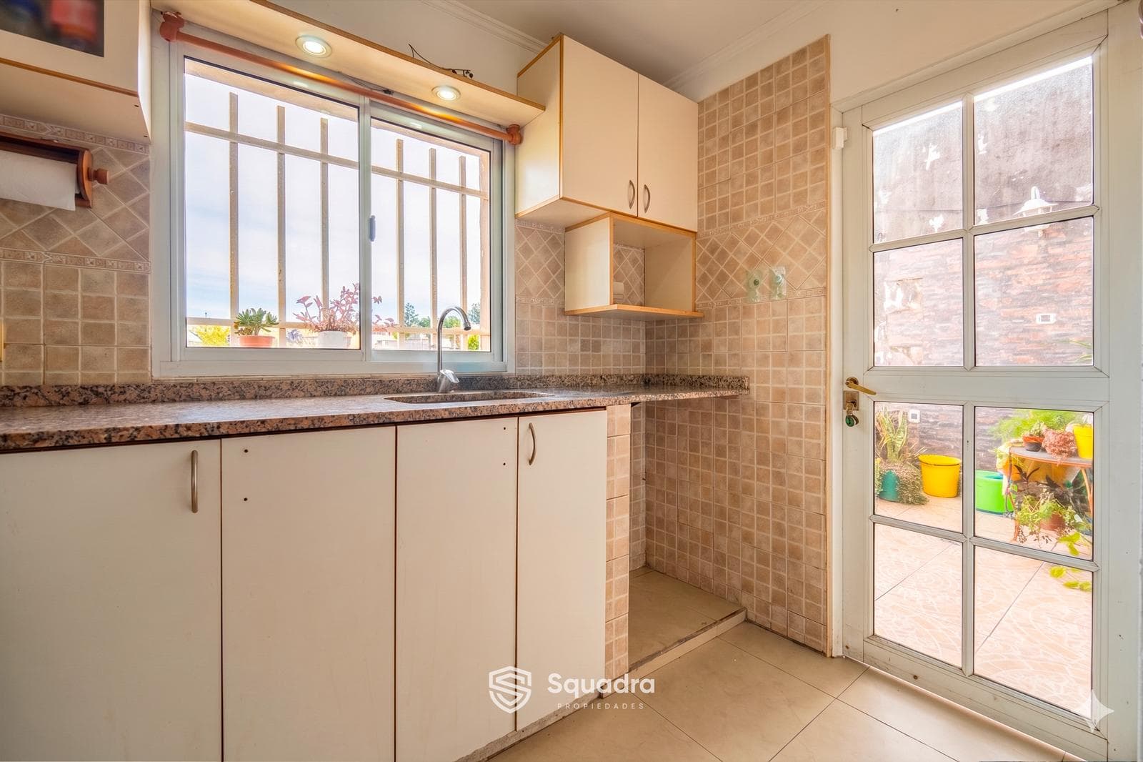 FOR SALE - Penthouse in PA, 3 bedrooms, outdoor kitchen, and terrace - España and Hospitales. MORTGAGE AVAILABLE.