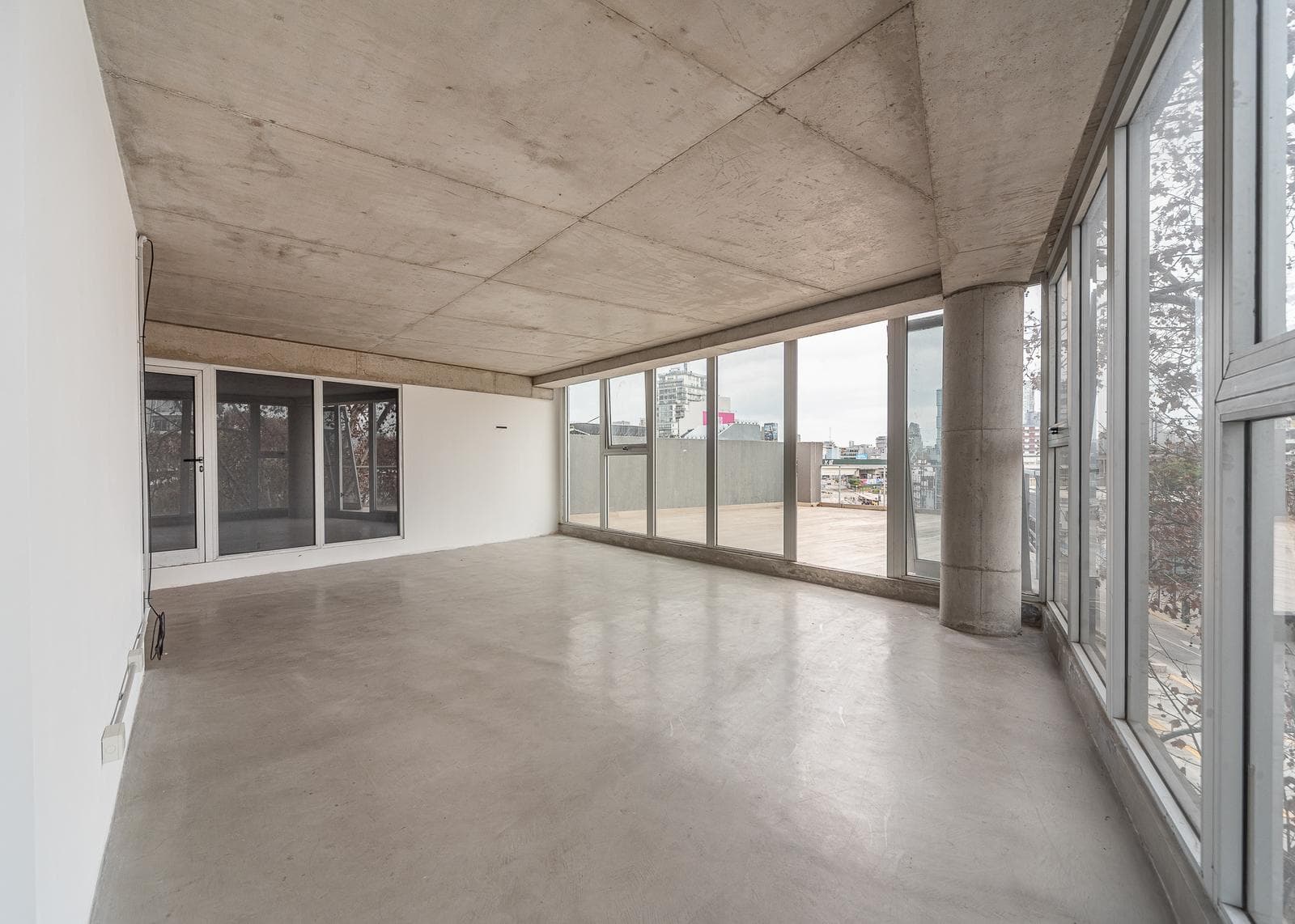 Commercial office for sale with a courtyard and terrace, Villa Crespo Palermo.