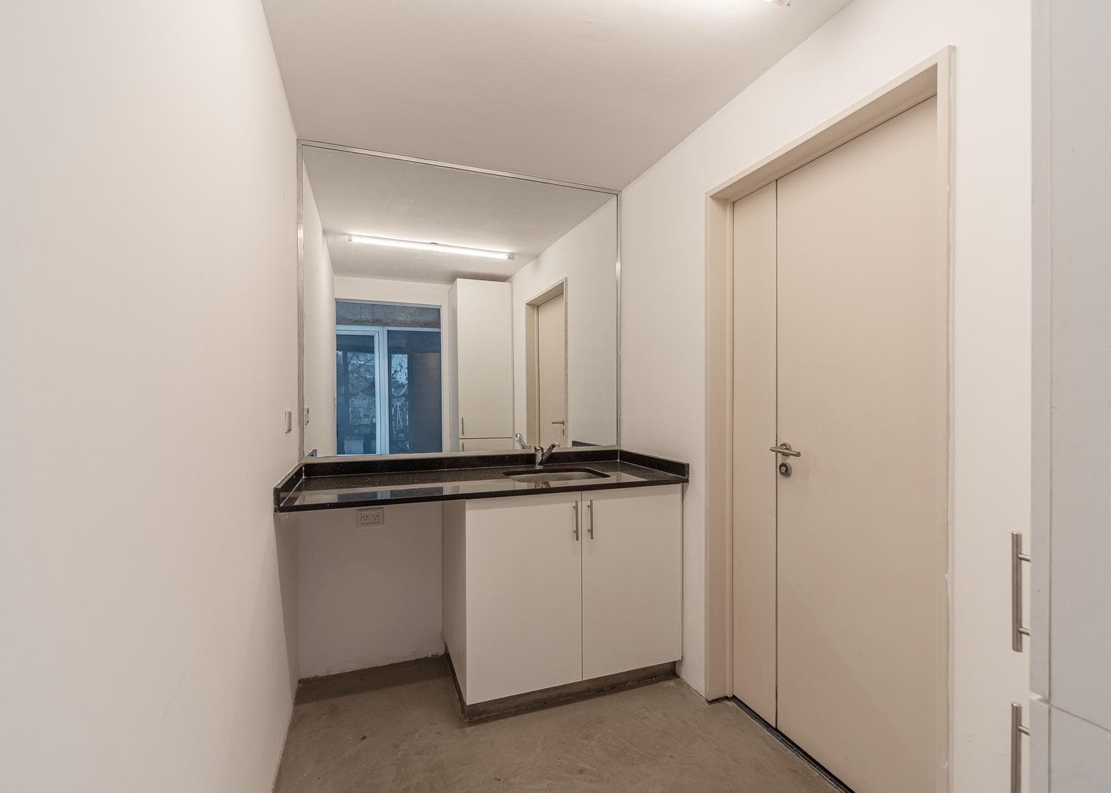 Commercial office for sale with a courtyard and terrace, Villa Crespo Palermo.