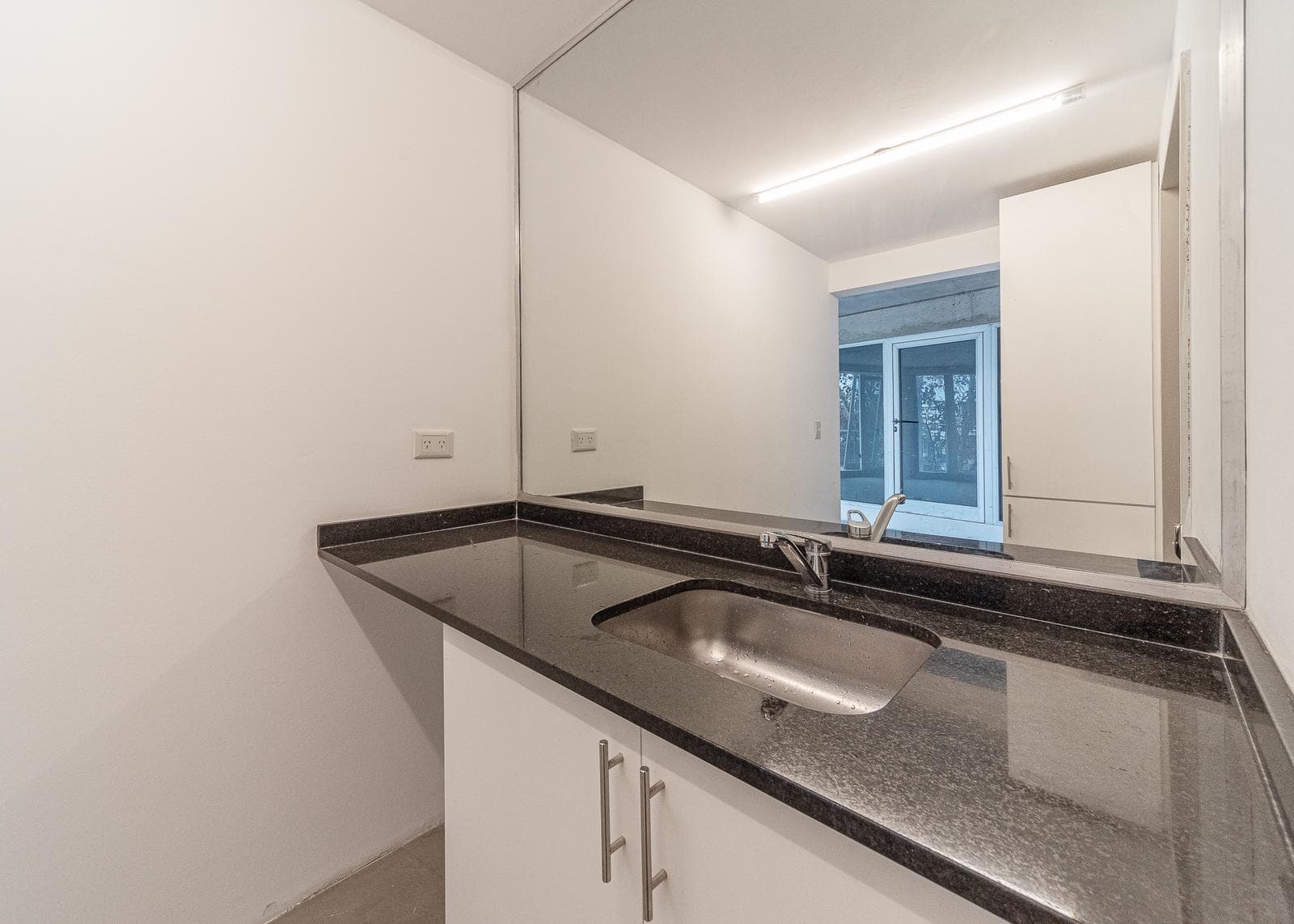 Commercial office for sale with a courtyard and terrace, Villa Crespo Palermo.