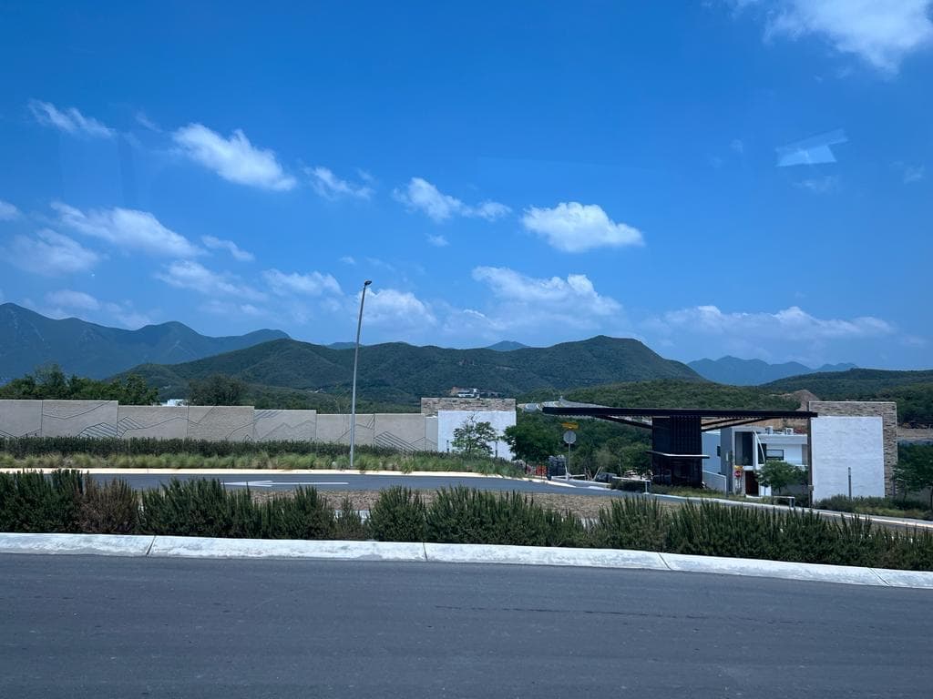 HOUSE FOR SALE IN SIERRA ALTA, 10TH SECTOR