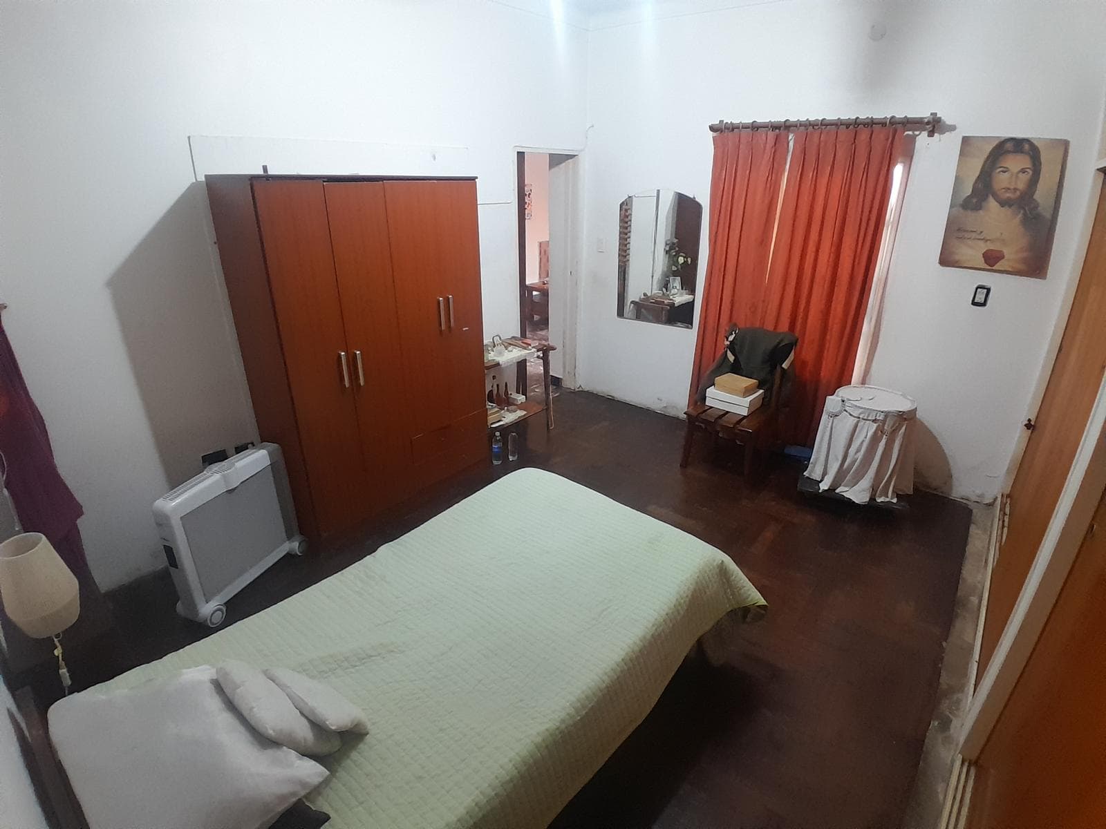 FOR SALE: 3-ROOM APARTMENT WITH COURTYARD, TERRACE, BARBECUE AREA, AND PARK IN AVELLANEDA