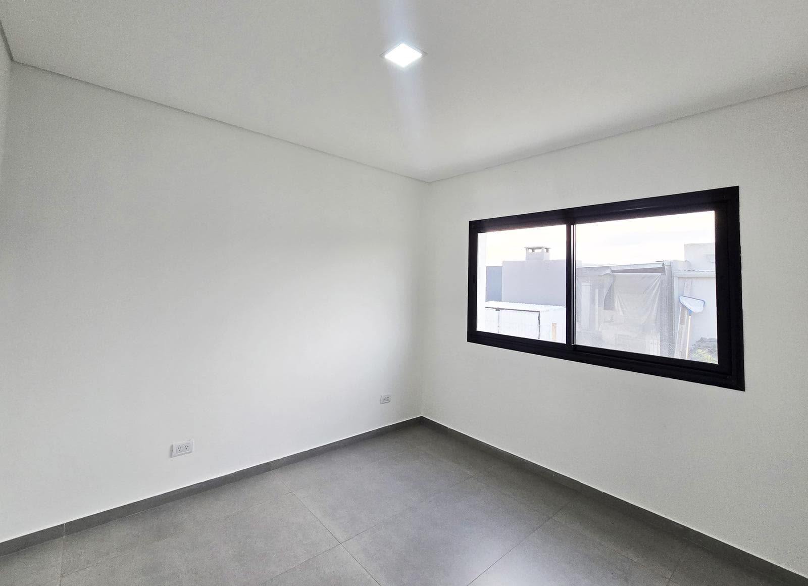 5-Room House at Medal Country Club, Pilar