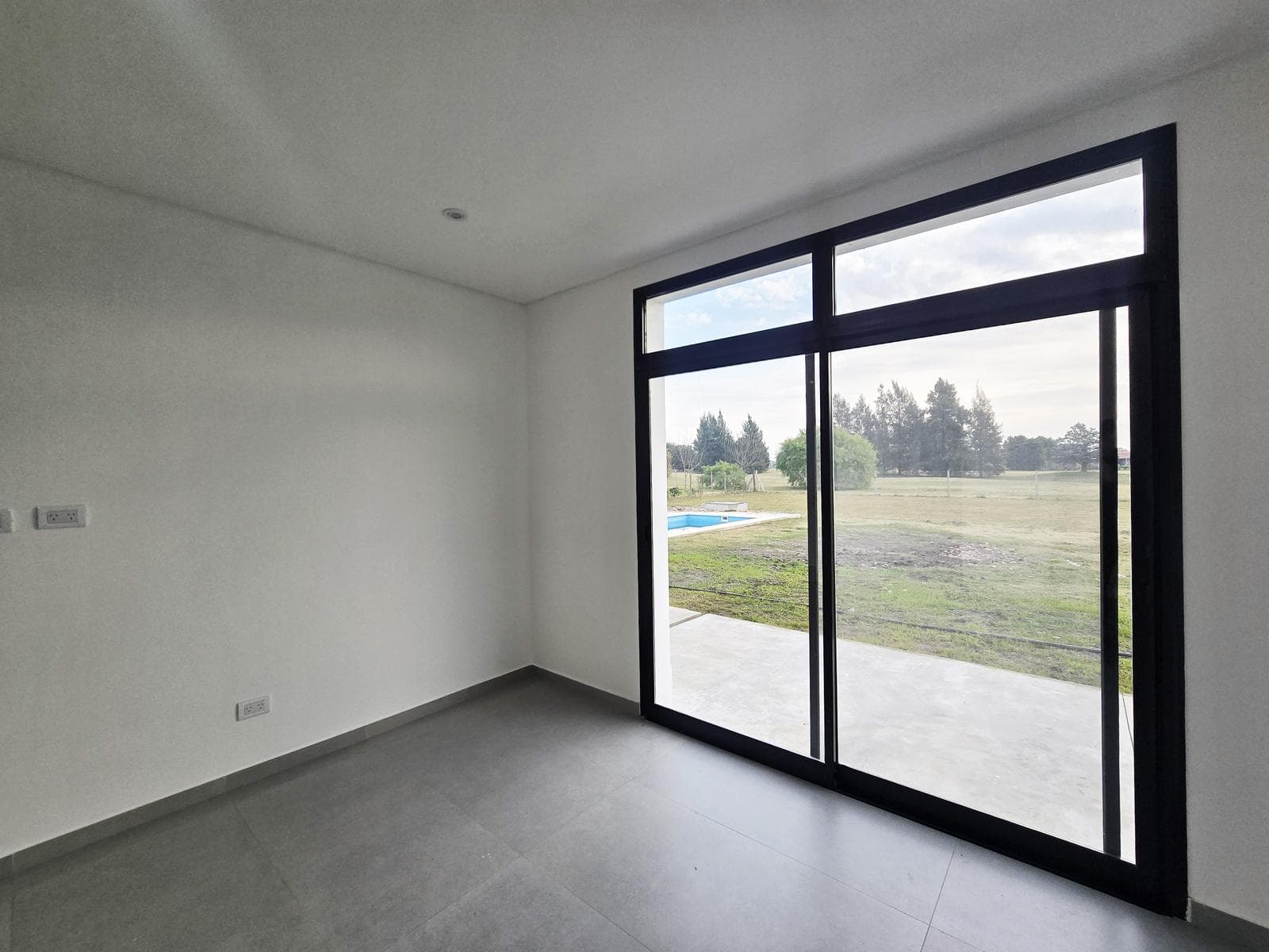5-Room House at Medal Country Club, Pilar