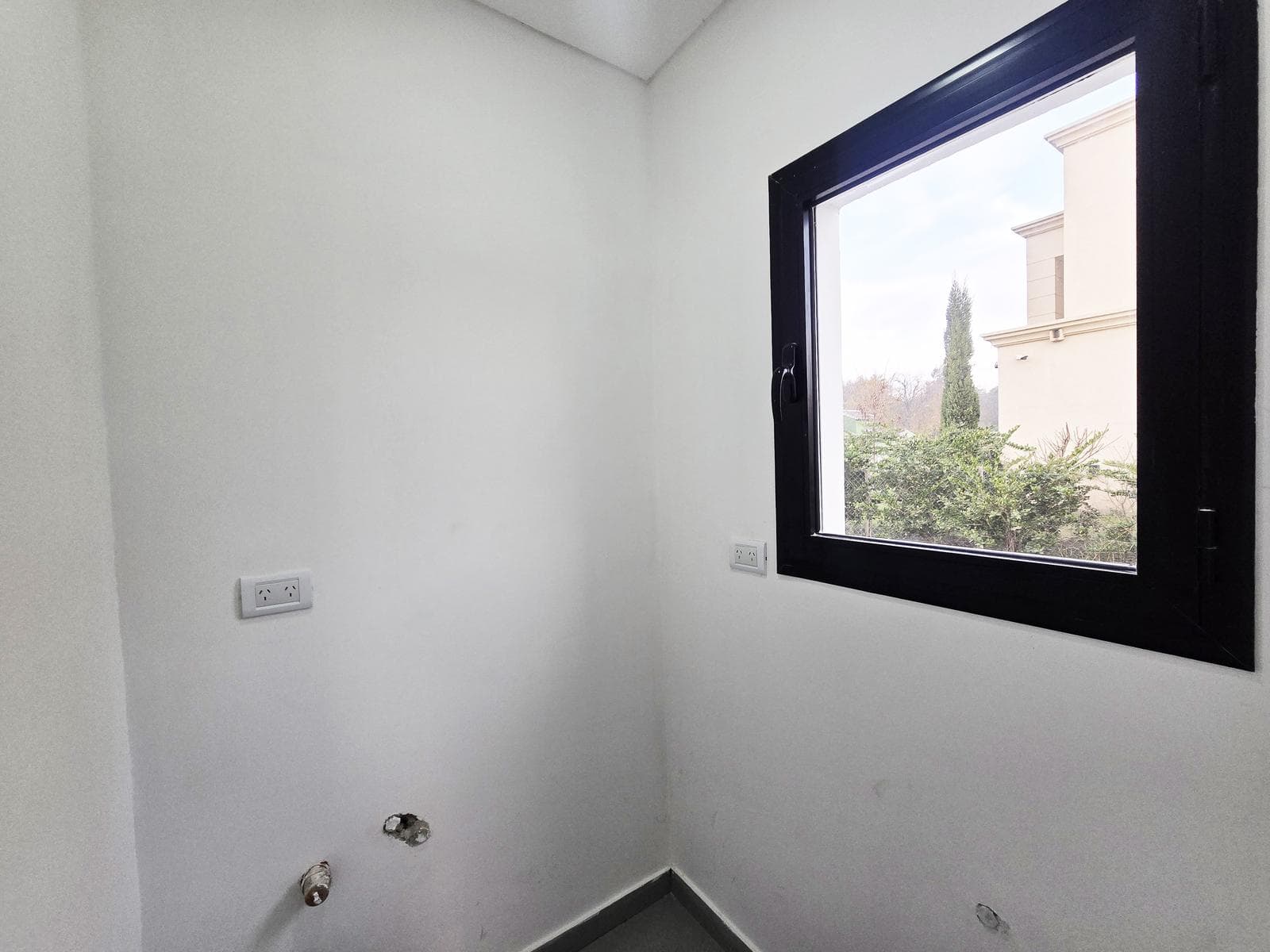 5-Room House at Medal Country Club, Pilar