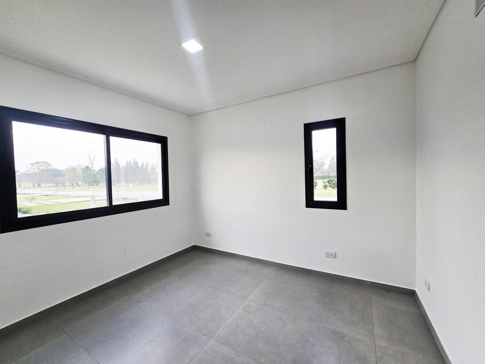 5-Room House at Medal Country Club, Pilar