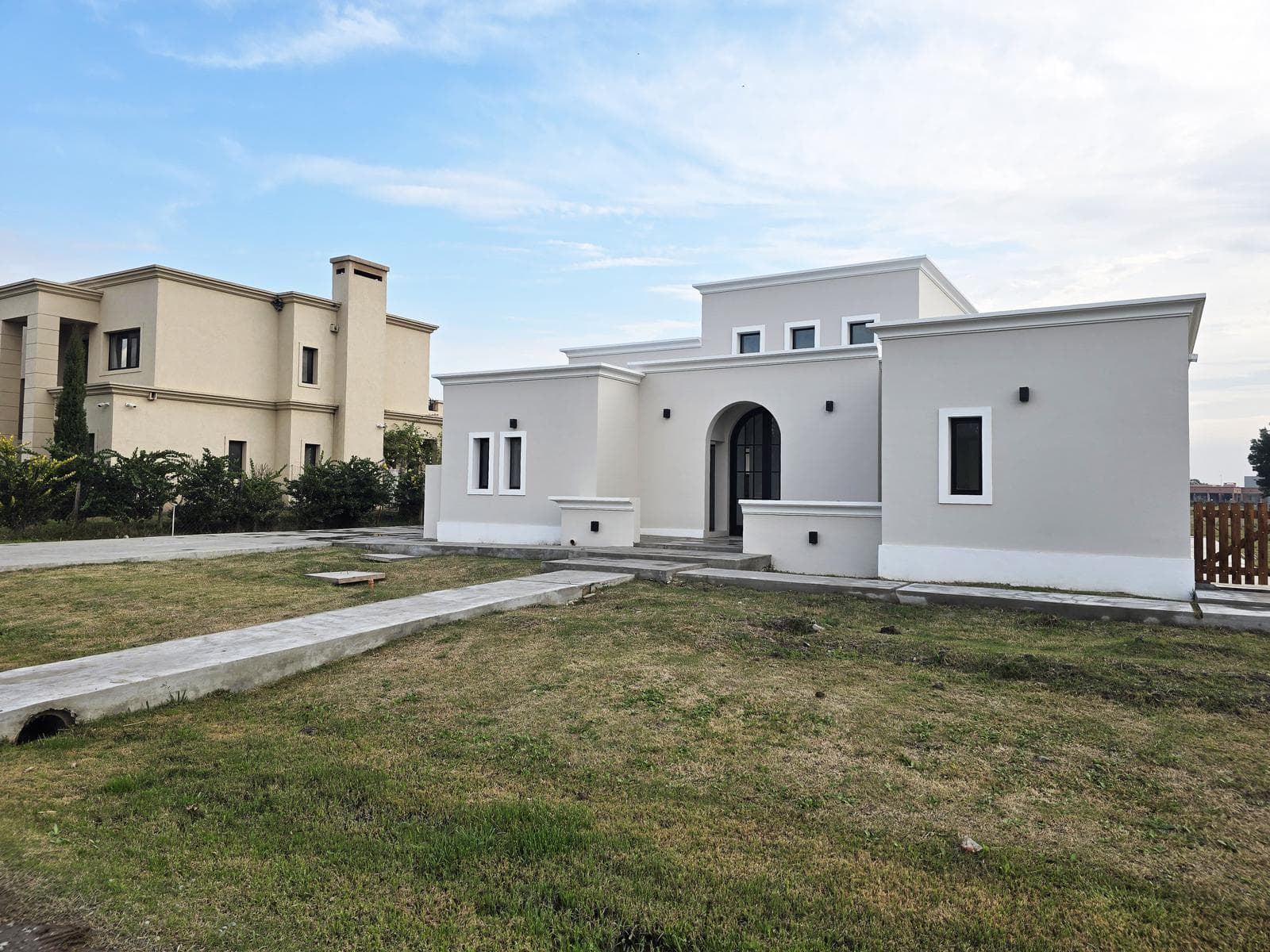 5-Room House at Medal Country Club, Pilar