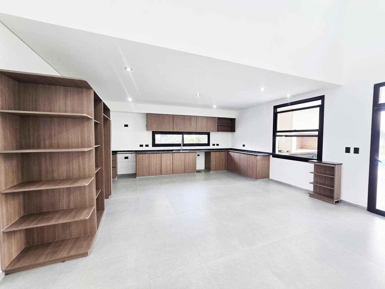 5-Room House at Medal Country Club, Pilar