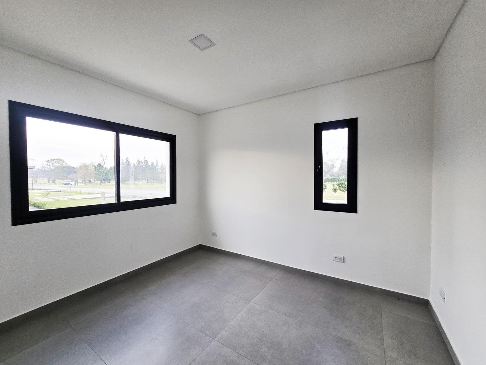 5-Room House at Medal Country Club, Pilar
