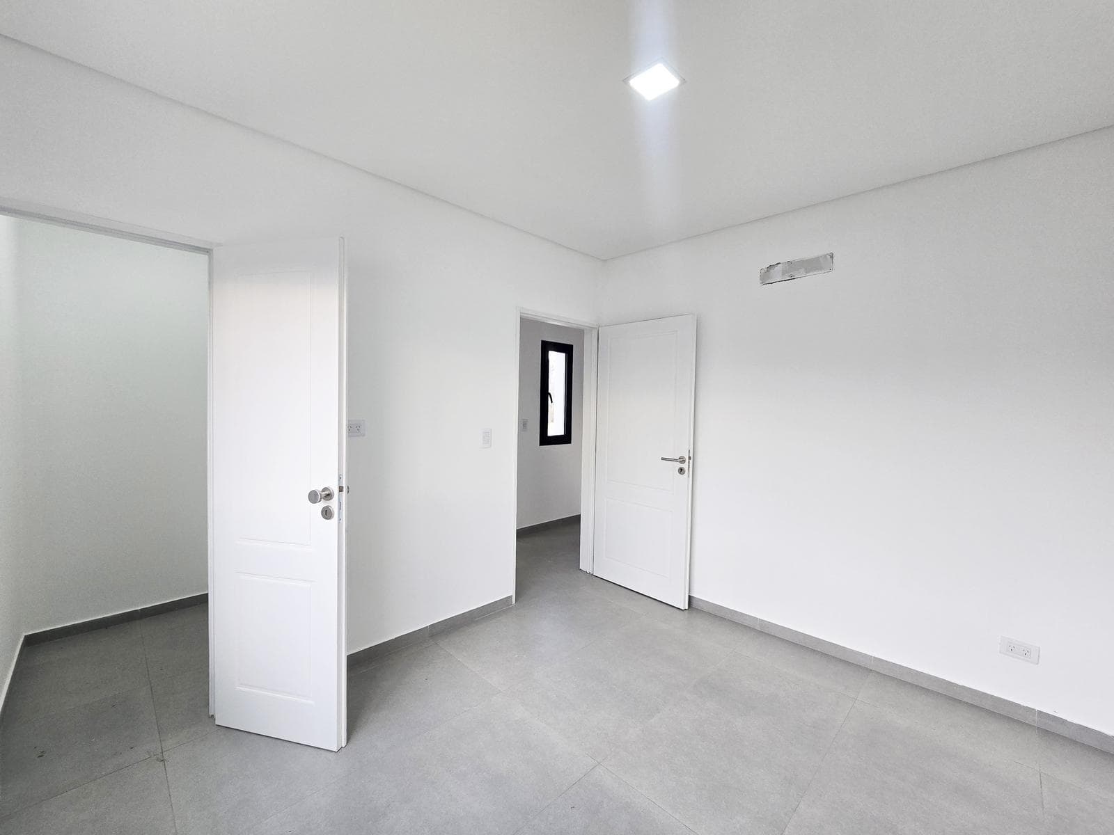 5-Room House at Medal Country Club, Pilar