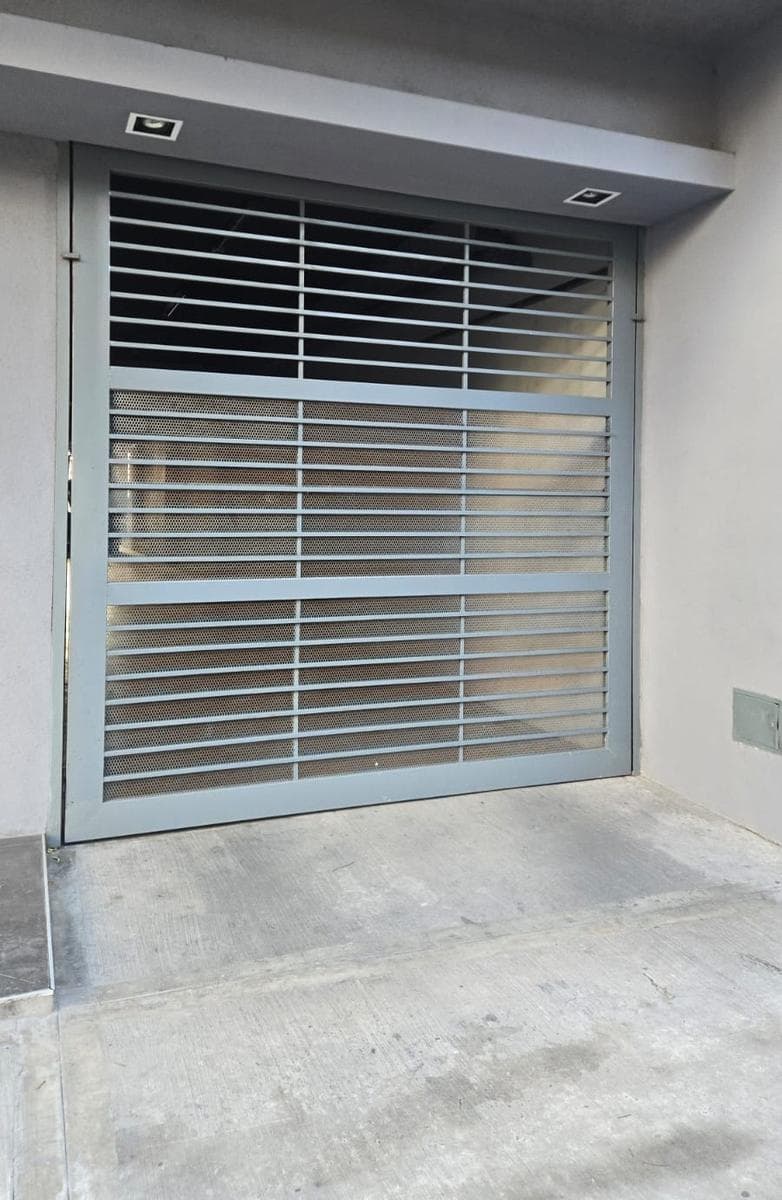 Excellent COVERED parking space. Ground floor with no ramps. Low maintenance fees