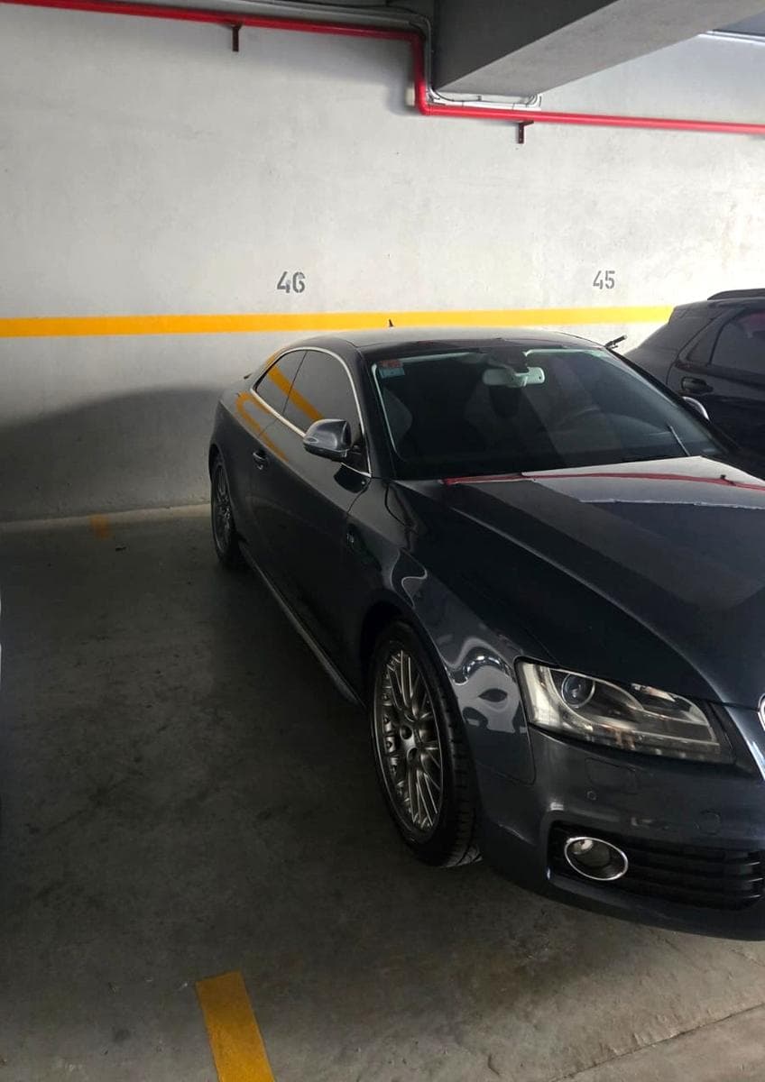 Excellent COVERED parking space. Ground floor with no ramps. Low maintenance fees