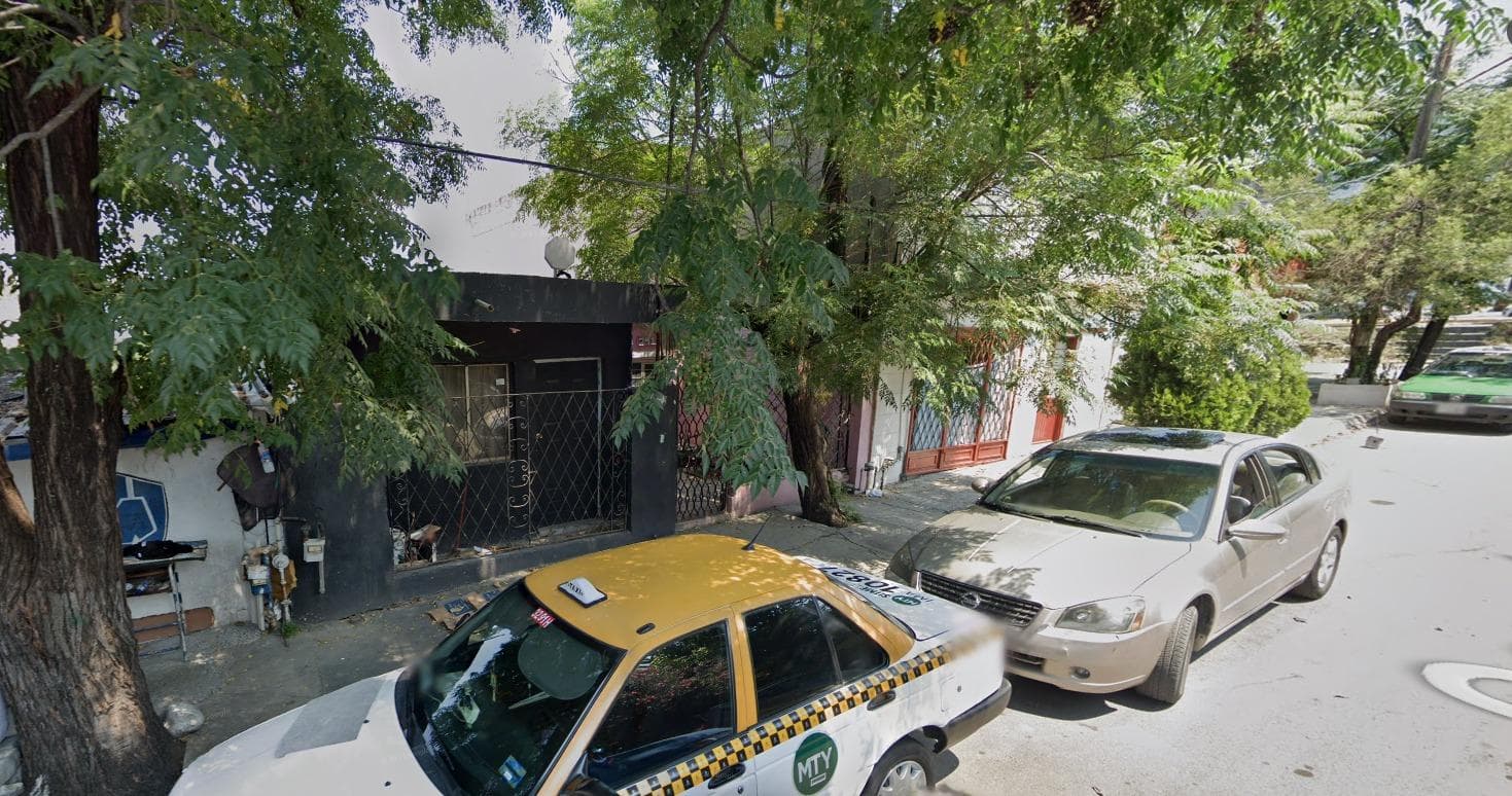 Ideal house for remodeling, half a block from Eloy Cavazos