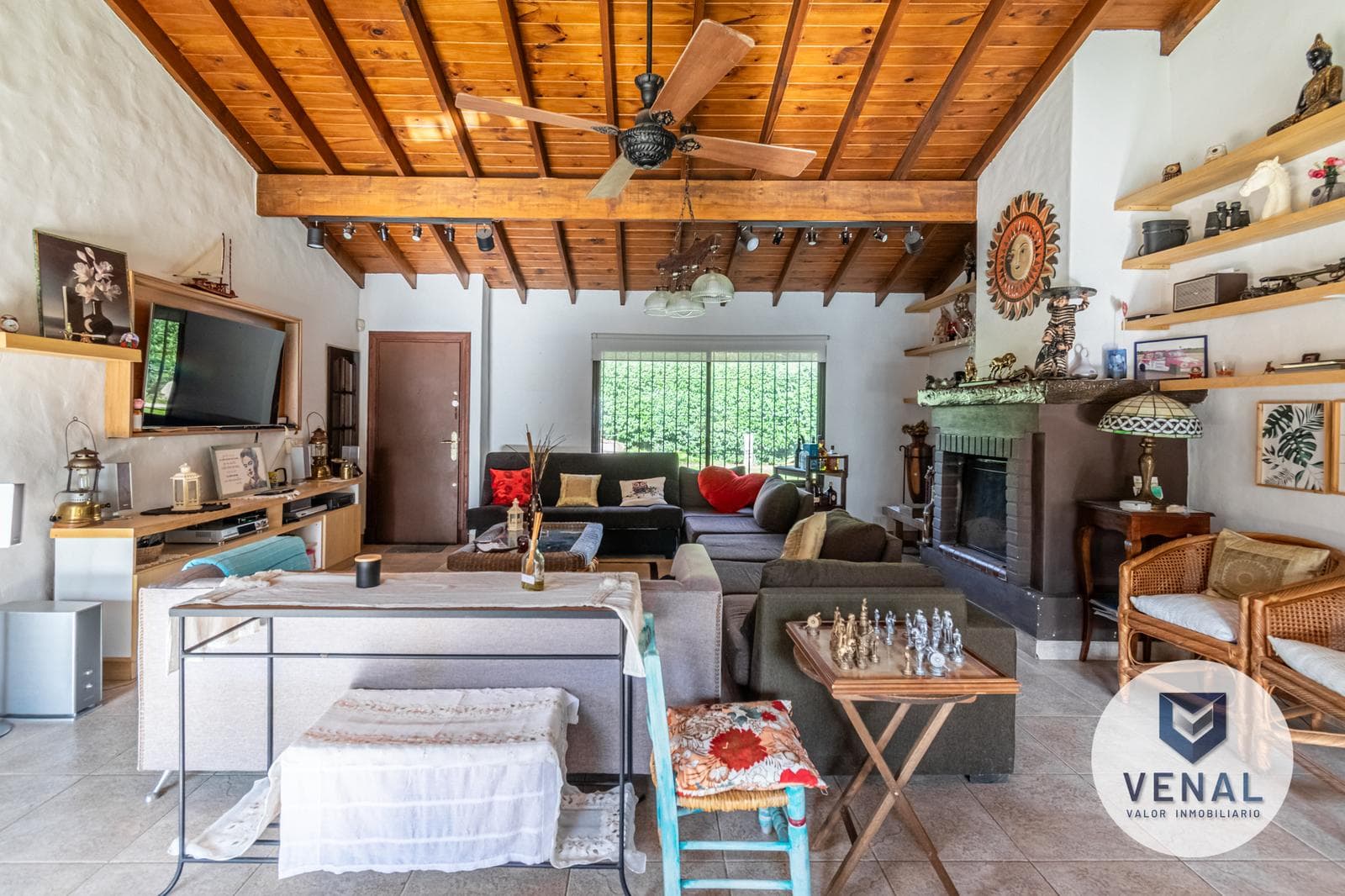 House for sale in the El Cazador Escobar neighborhood, featuring 6 rooms, a pool, and a barbecue area; 3 bedrooms, 6 rooms