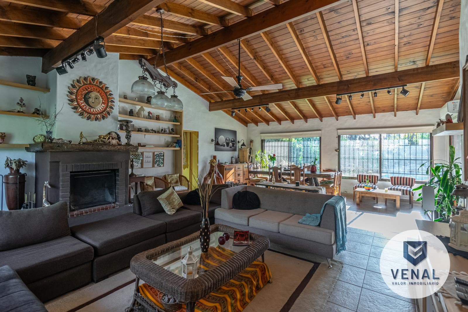 House for sale in the El Cazador Escobar neighborhood, featuring 6 rooms, a pool, and a barbecue area; 3 bedrooms, 6 rooms