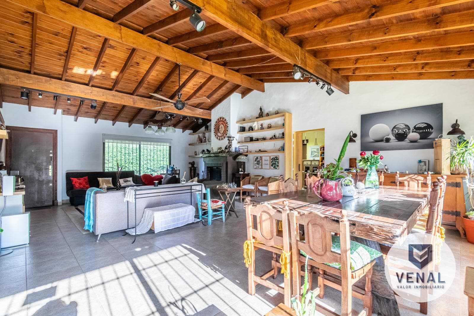 House for sale in the El Cazador Escobar neighborhood, featuring 6 rooms, a pool, and a barbecue area; 3 bedrooms, 6 rooms