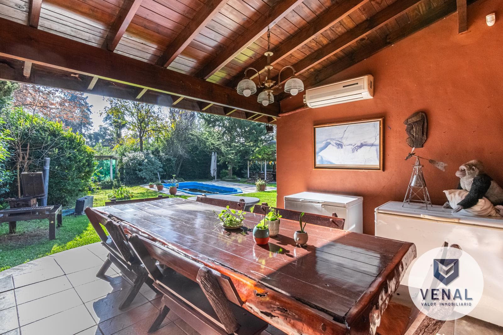 House for sale in the El Cazador Escobar neighborhood, featuring 6 rooms, a pool, and a barbecue area; 3 bedrooms, 6 rooms