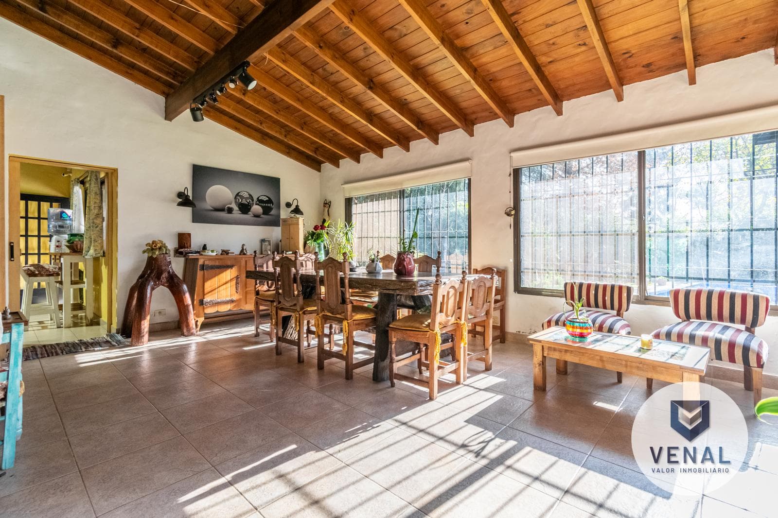 House for sale in the El Cazador Escobar neighborhood, featuring 6 rooms, a pool, and a barbecue area; 3 bedrooms, 6 rooms
