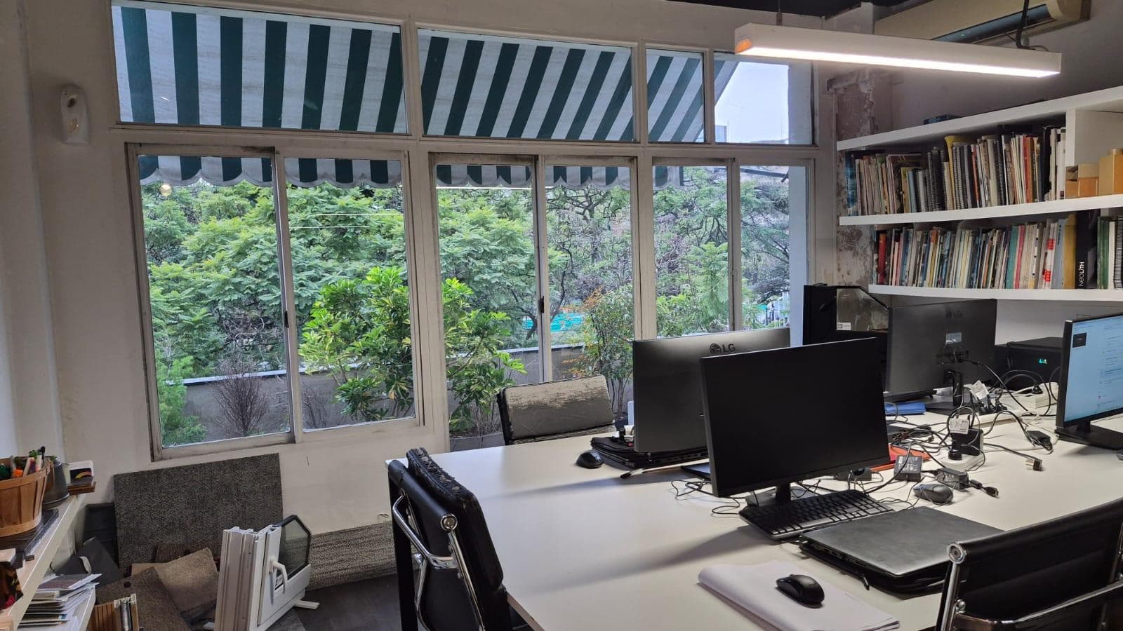 Office for Sale: Courts, Caba, Open View