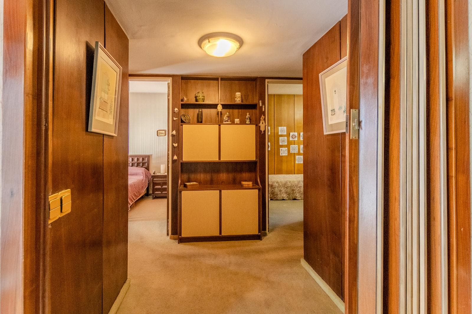 Beautiful apartment with a wrap-around balcony, garage, and 4 bedrooms in the heart of the Flores neighborhood