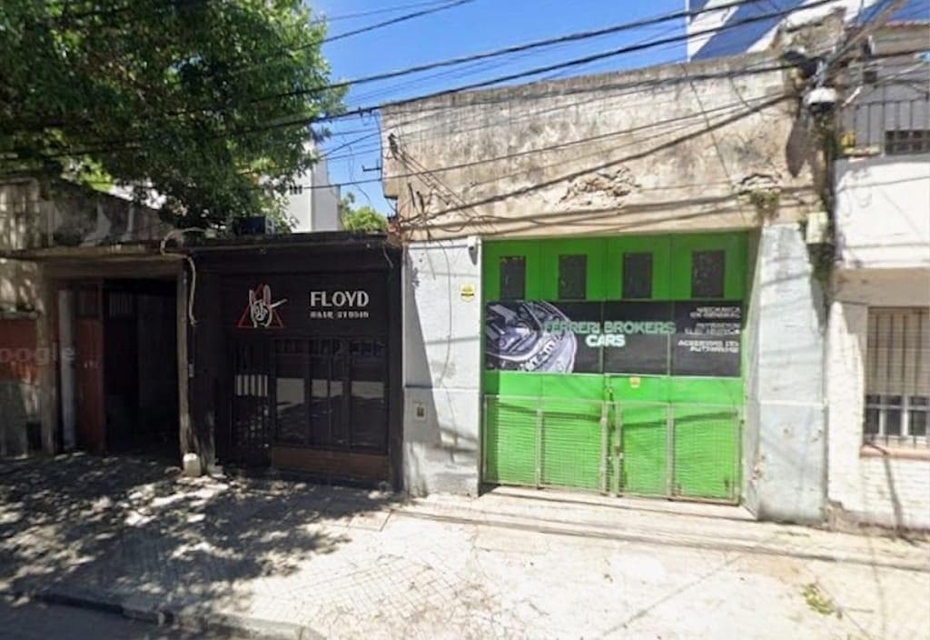 Ideal building lot.-