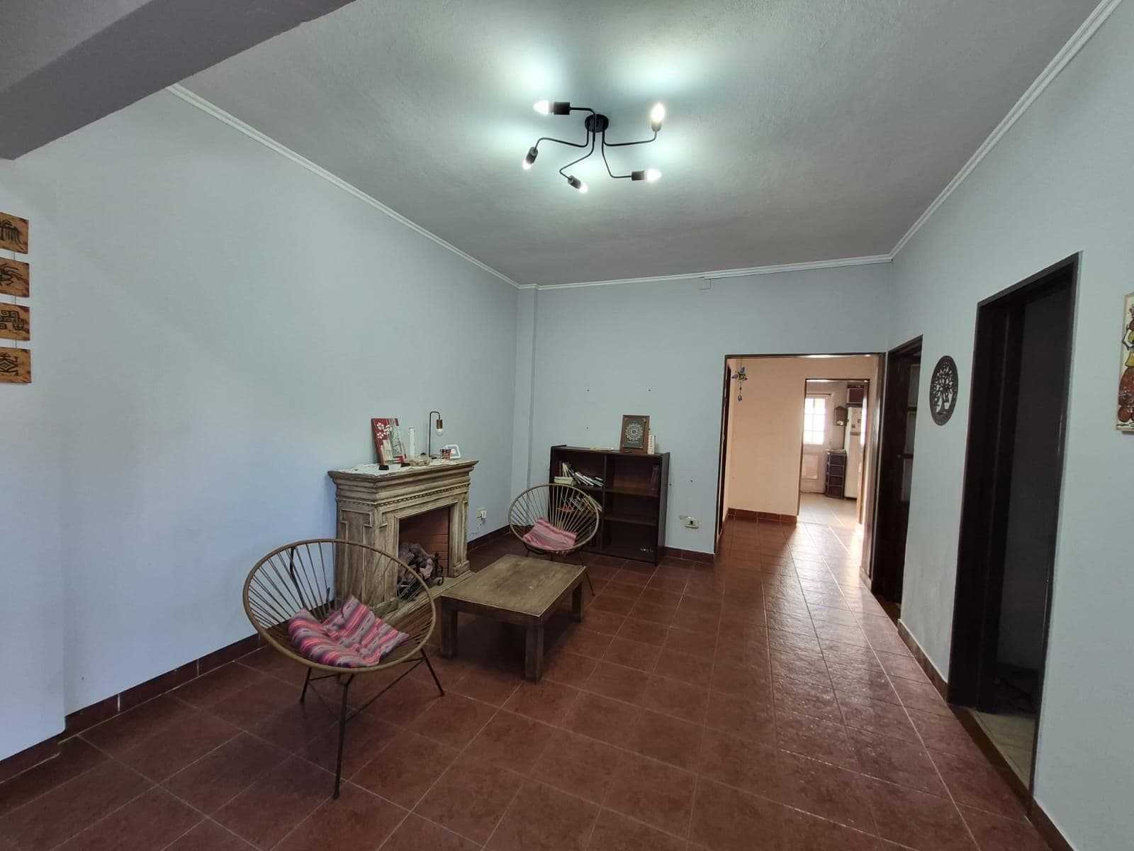 HOUSE FOR SALE ON ITS OWN LOT IN MONTE CHINGOLO