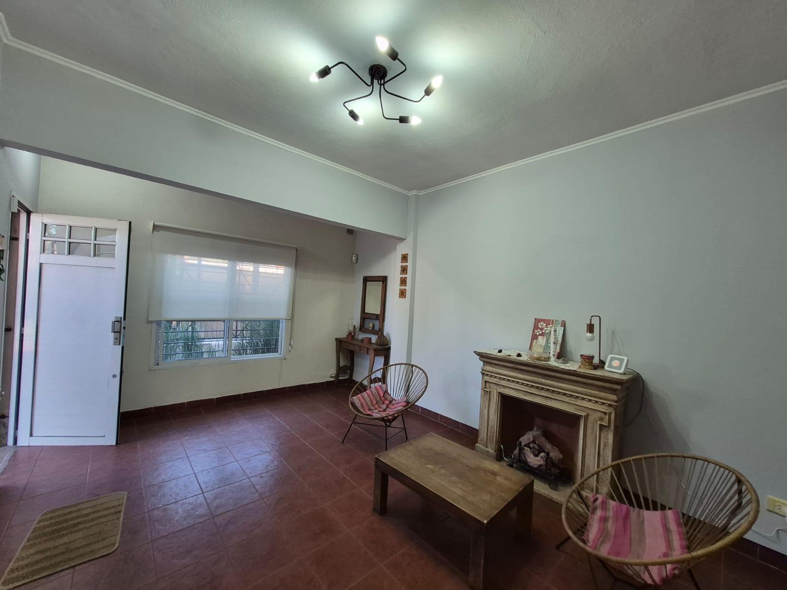 HOUSE FOR SALE ON ITS OWN LOT IN MONTE CHINGOLO