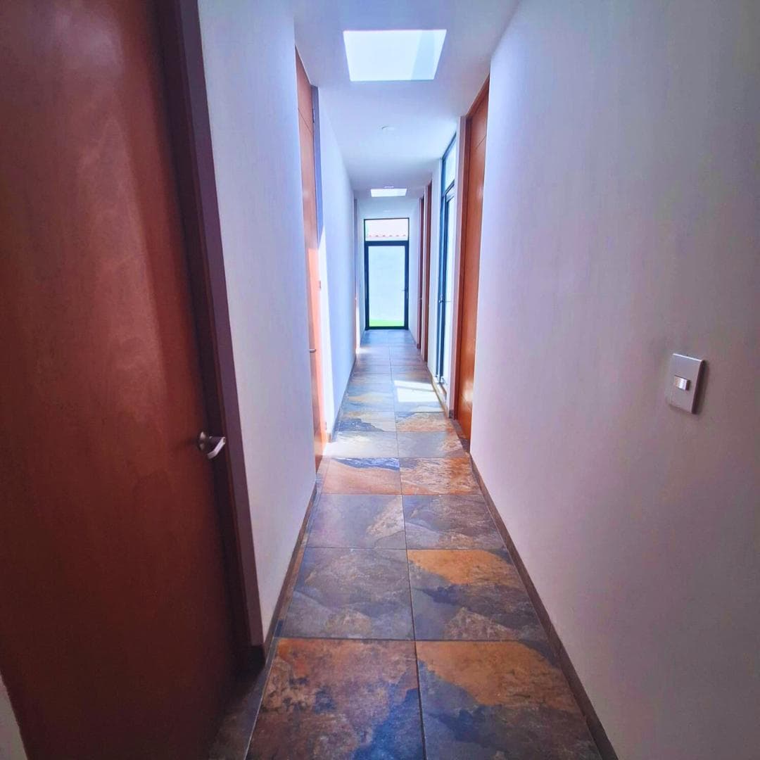 Single-story house for sale in a residential neighborhood in Mayorca, three bedrooms, León, Guanajuato.