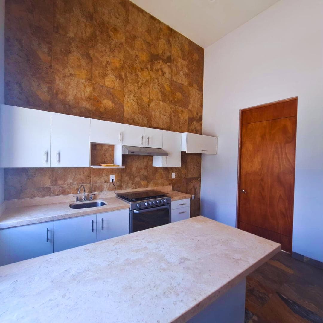 Single-story house for sale in a residential neighborhood in Mayorca, three bedrooms, León, Guanajuato.