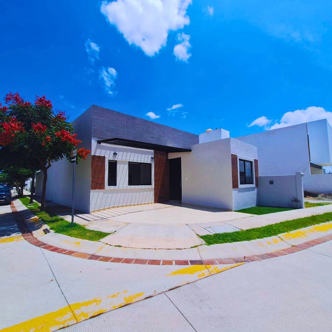 Single-story house for sale in a residential neighborhood in Mayorca, three bedrooms, León, Guanajuato.