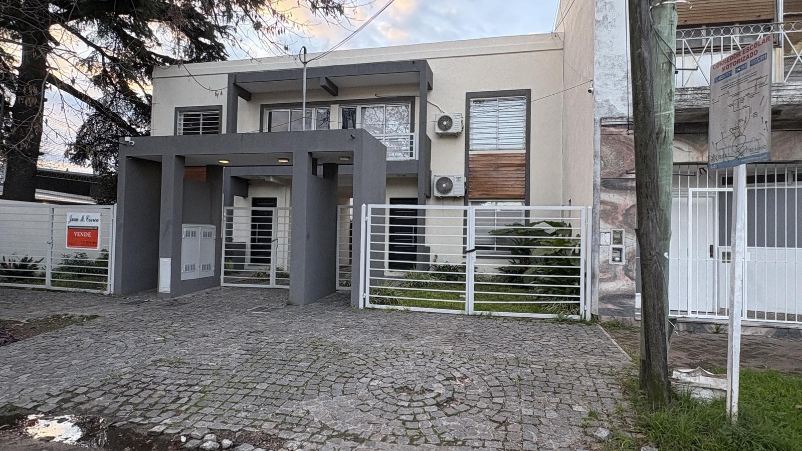 For Sale, Duplex, 4 Rooms, Qualifies for Financing, Balcony, Grill, Garden, Garage, Ituzaingó