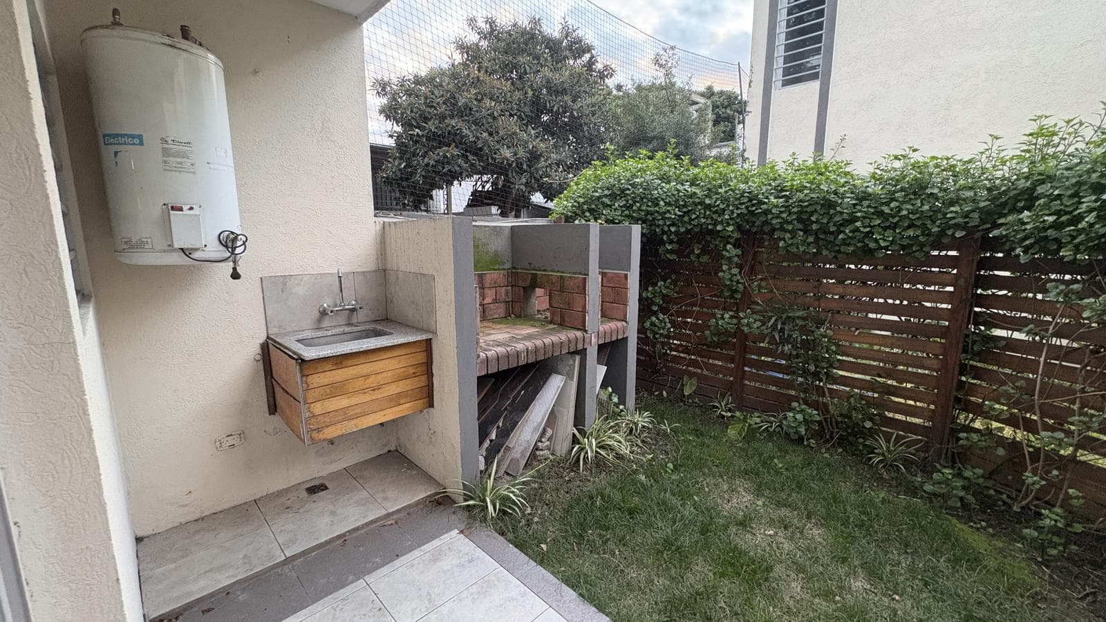 For Sale, Duplex, 4 Rooms, Qualifies for Financing, Balcony, Grill, Garden, Garage, Ituzaingó