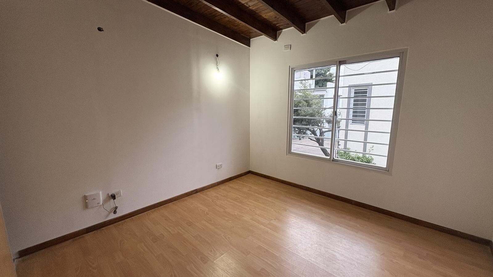 For Sale, Duplex, 4 Rooms, Qualifies for Financing, Balcony, Grill, Garden, Garage, Ituzaingó