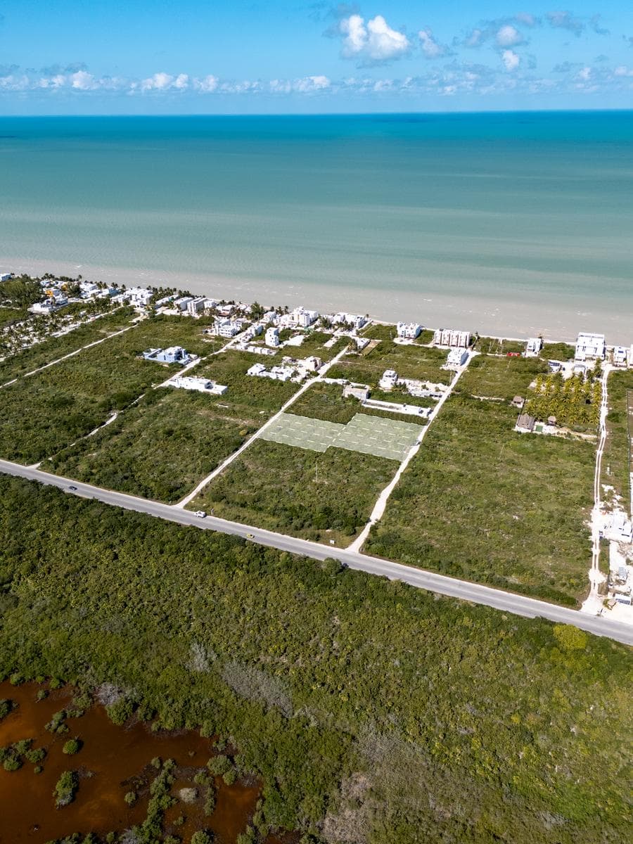 Land for sale in Playa de San Benito, Yucatán, 150 m from the ocean
