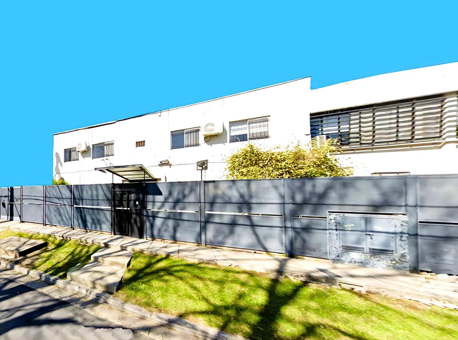 Warehouse for rent in the heart of San Isidro