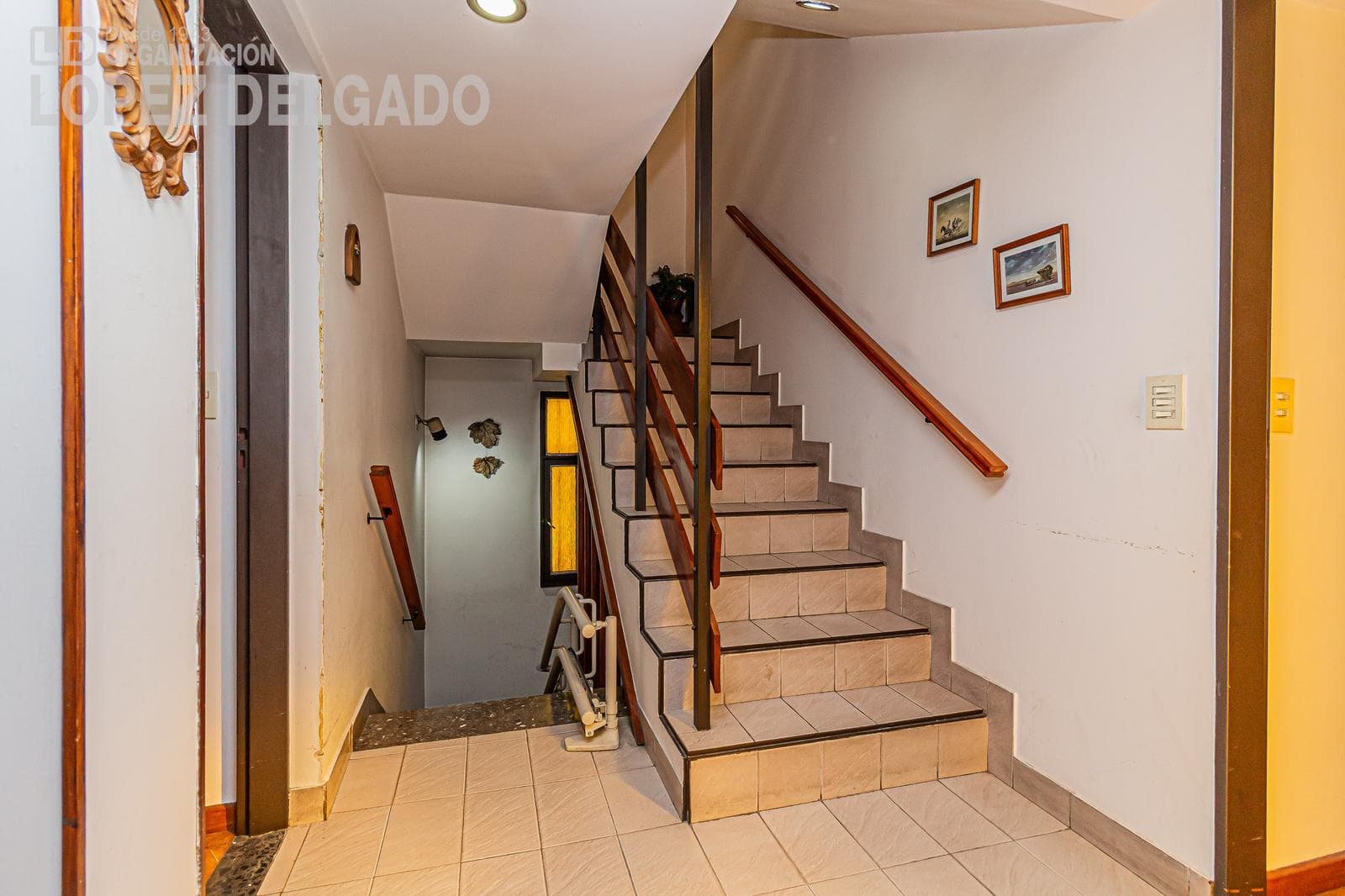 4-room house in Villa del Parque with a separate unit. QUALIFIES FOR A LOAN