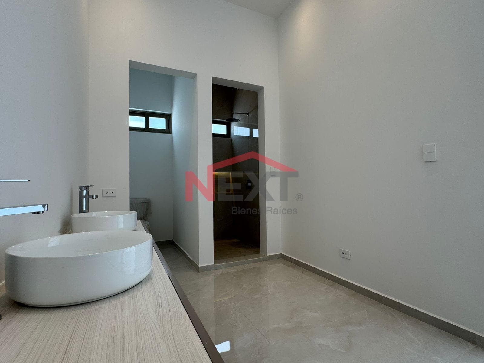 HOUSE FOR SALE IN LOS SANTOS RESIDENCIAL